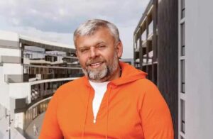 Волонтер и меценат Григорий Козловский получил почетную награду ВСУ