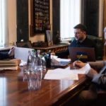 Зеленський поговорив з президентом Румунії після атаки російського дрона