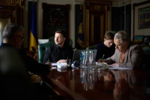 Зеленський увів у дію пакет санкції проти посібників РФ в авіації, ВПК та пропаганді